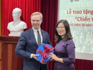 Khát vọng hòa bình